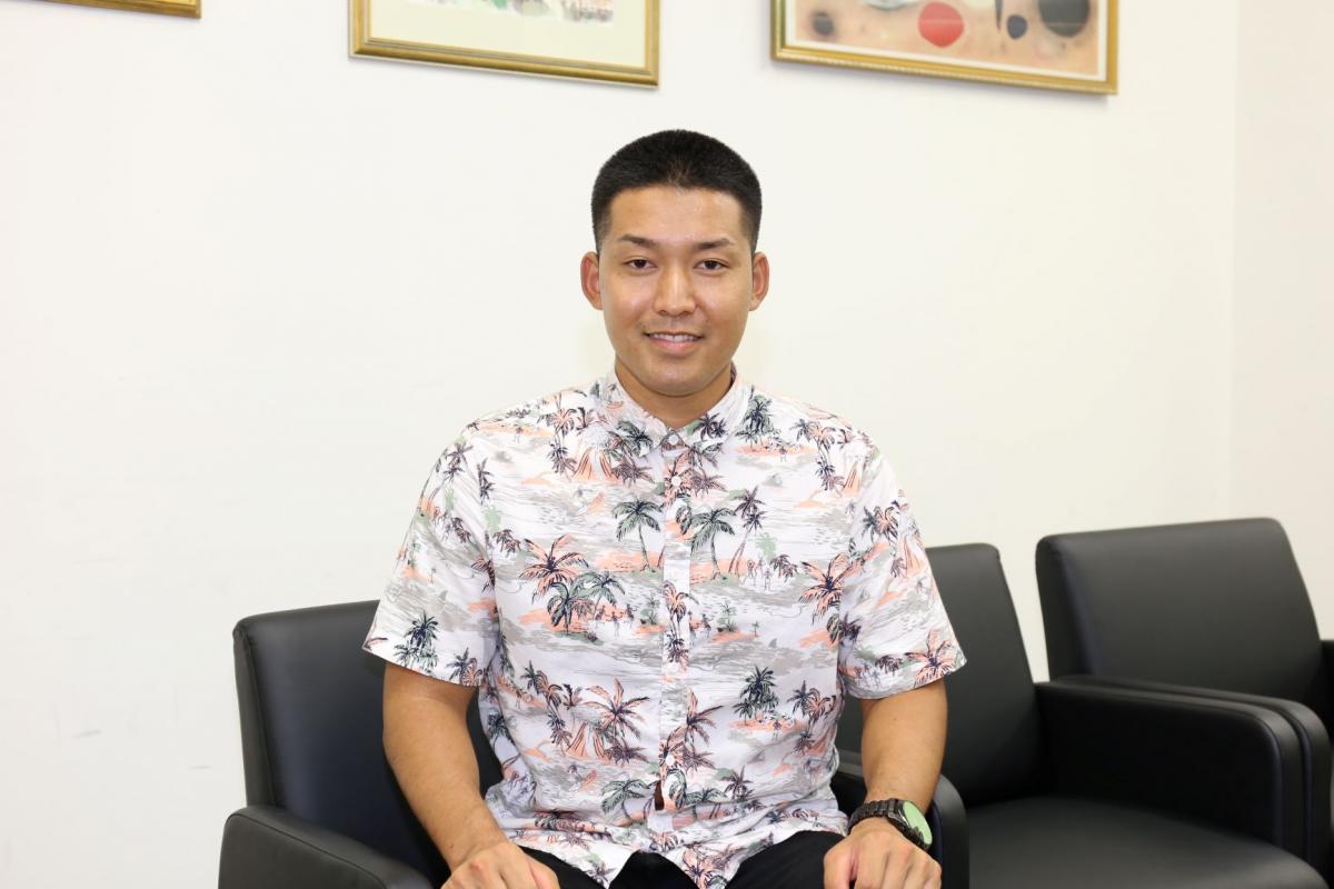 ピカリと輝く沖大生 念願の警察官に 法経学科4年次 屋良光弥さん 沖縄大学