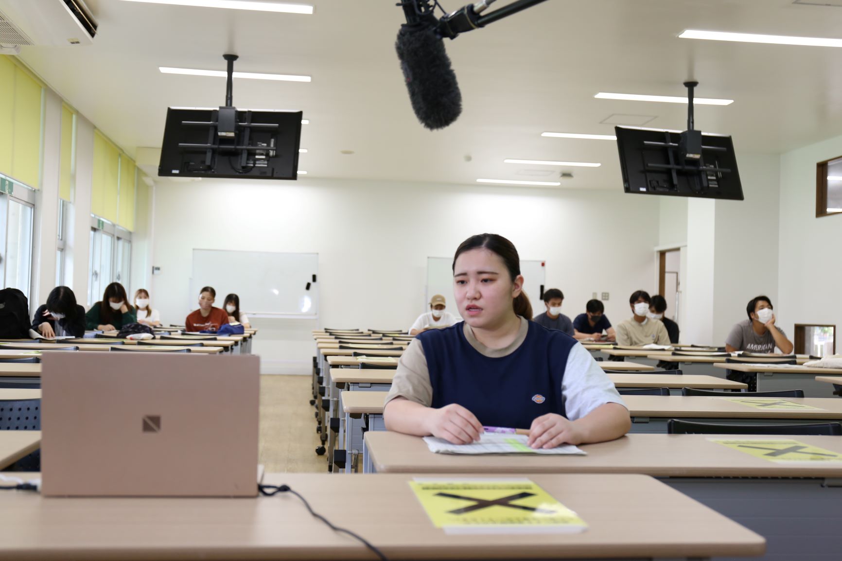 戦没者の名前を読み上げるプロジェクト　学生たち参加