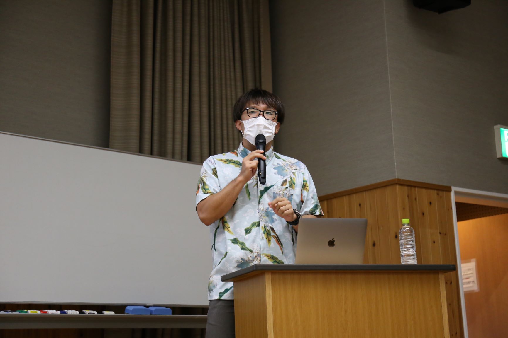経法商学会主催『せやろがいおじさん講演会』開催