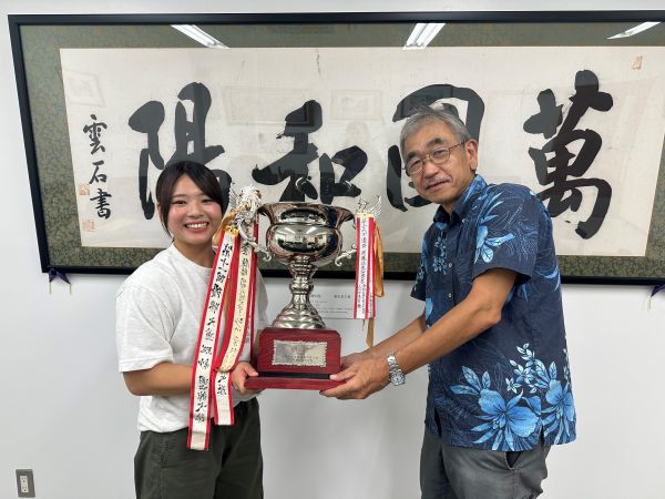 県大会優勝！都道府県対抗女子剣道大会に出場する後藤結朱さん（こども文化）が学長表敬