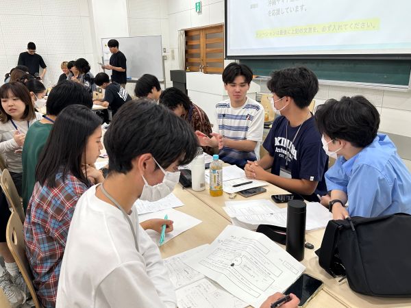 沖縄大学×電通沖縄×企業連携「沖縄みらいACTION」2日目はラジオCMを学ぶ！